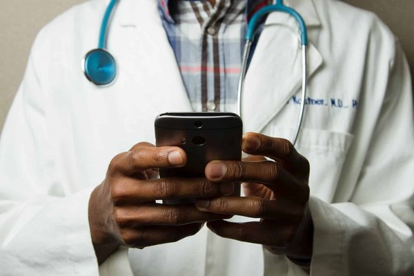 Opportunités et Avantages de l'Offre d'Emploi de Médecin du Travail : Votre Carrière Médicale en Entreprise